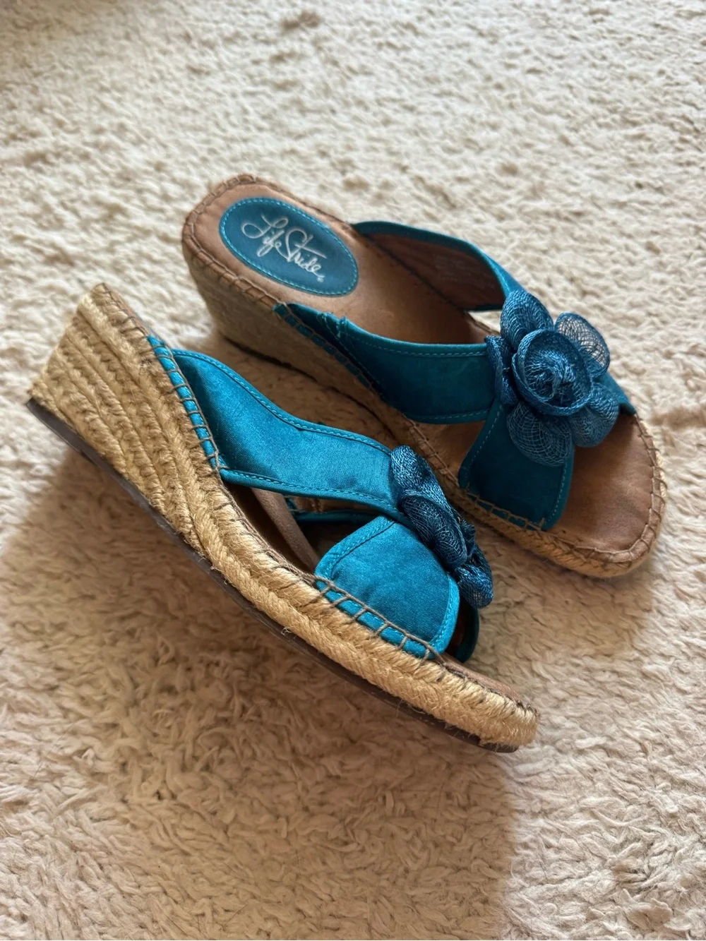 Y2K flower wedges